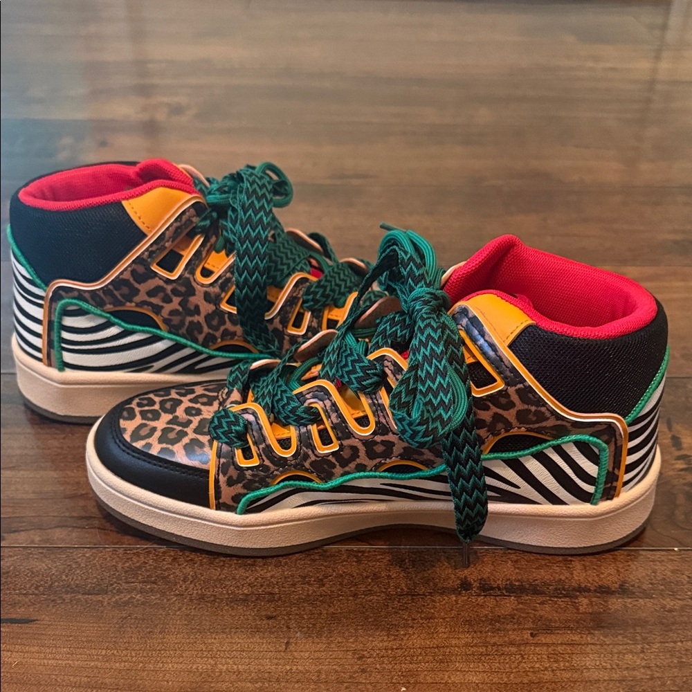 Stylish Women’s Animal Print High-Top Sneakers. Size 9. Brand New.